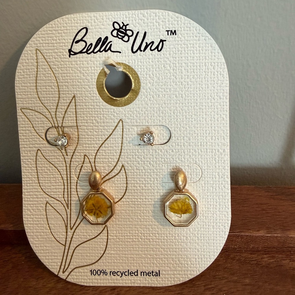 BELLA UNO 2pc GoldEarrings Set, NWT